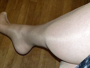 Louise-Nylontease In Suntan Pantyhose Ready For Church