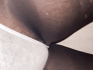English TV in baby mums TIGHTS
