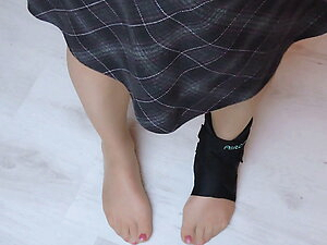 wanking under skirt I