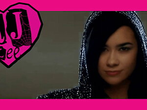 AJ Lee shows somes of her styles